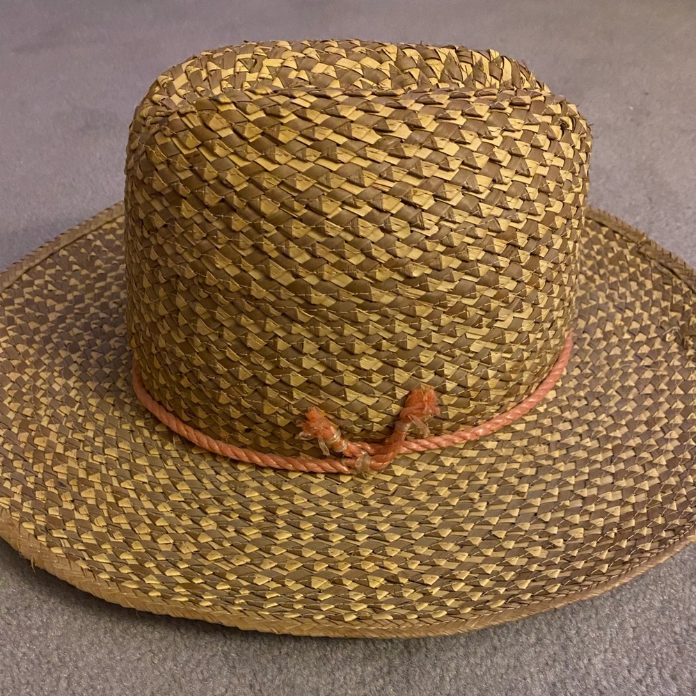 Ladies’ beautiful woven straw hat